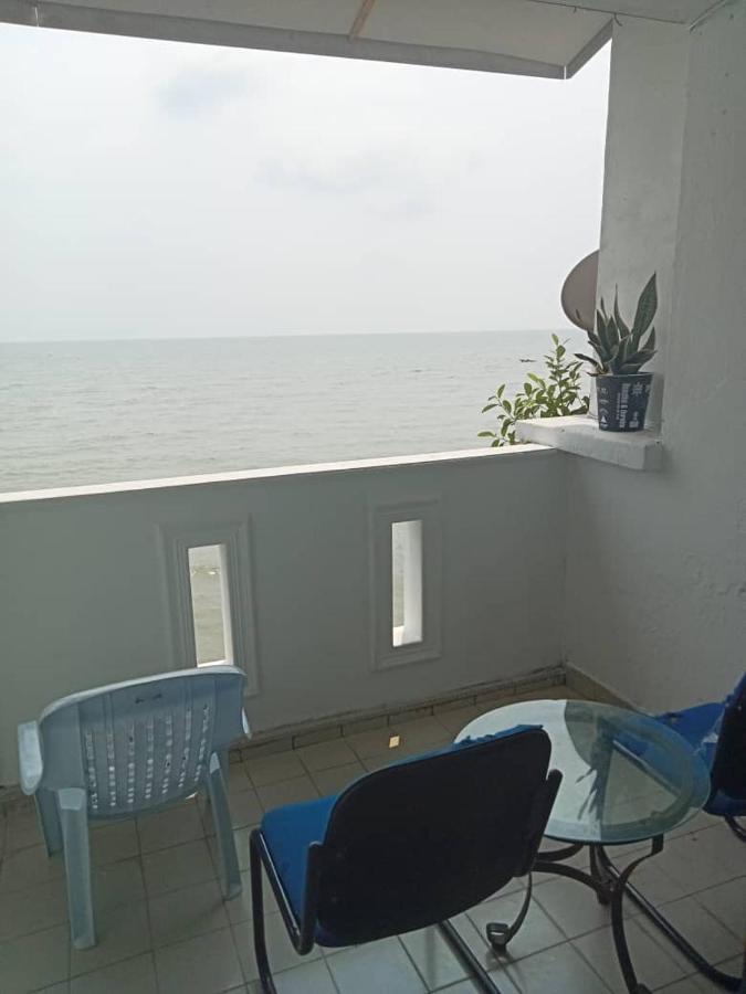 Apartamento Seaview Corus Paradise Lagoon Taman Haji Zainal Jalan Pantai Batu 3 Port Dickson Exterior foto